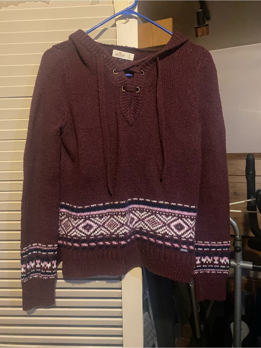 Hollister Women's Burgundy Cowl-Neck Knit Sweater with Patterned Hem